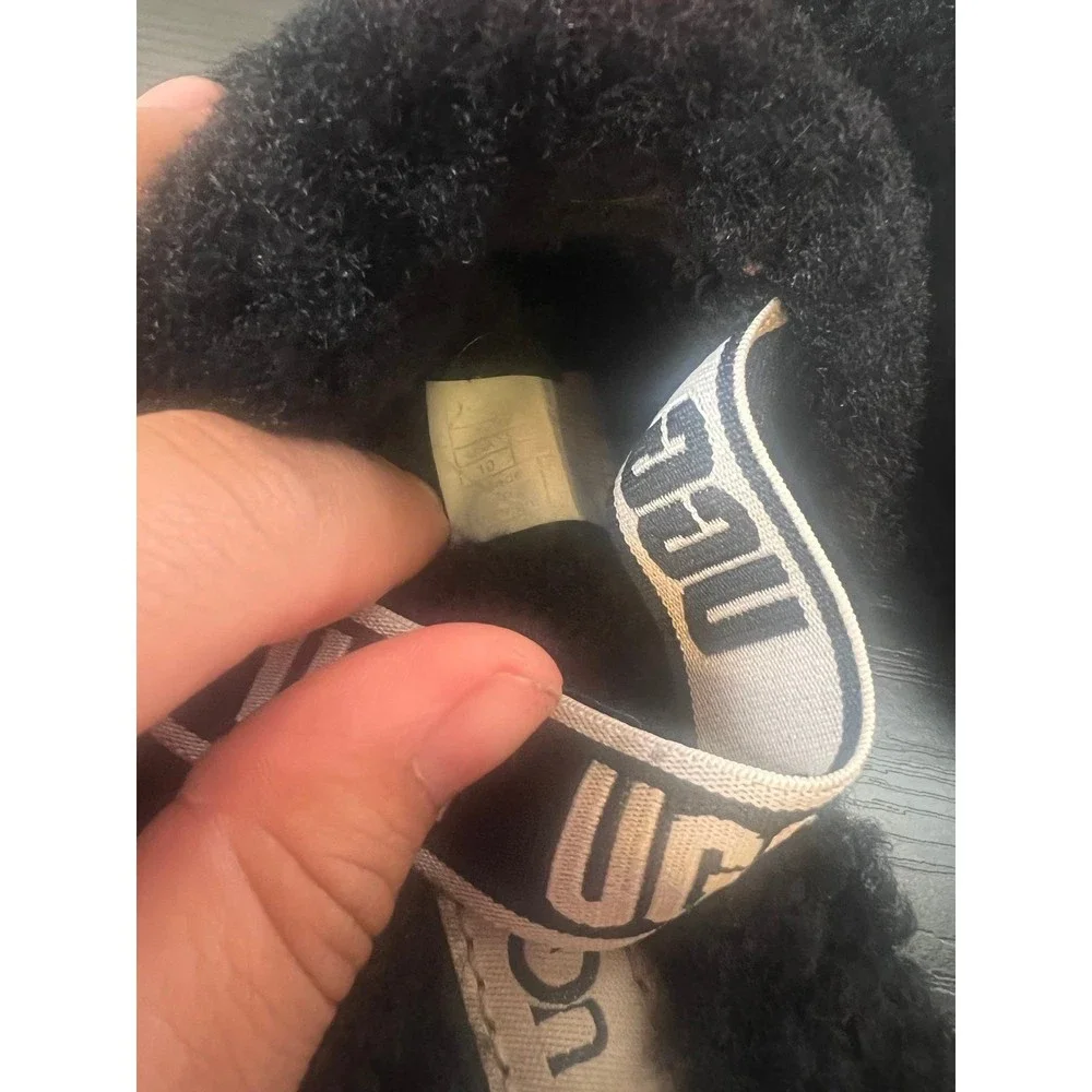 Ugg Fluff Yeah Slippers Set of 2 Size 10